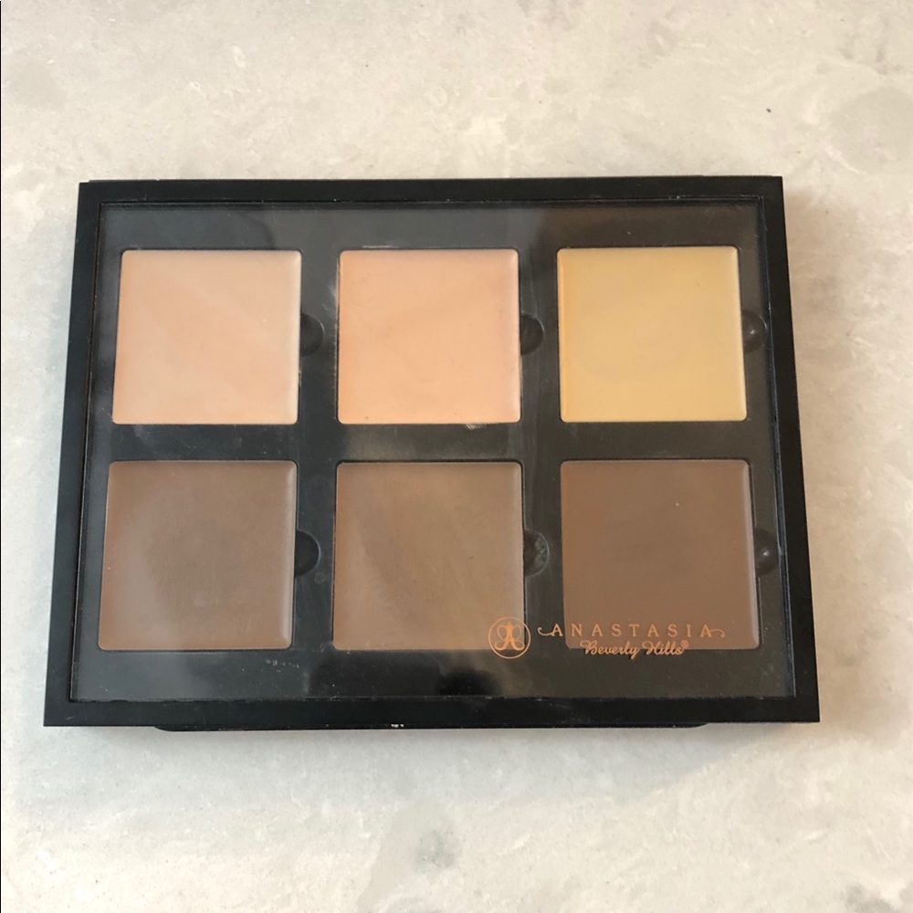 Anastasia Beverly Hills ✨